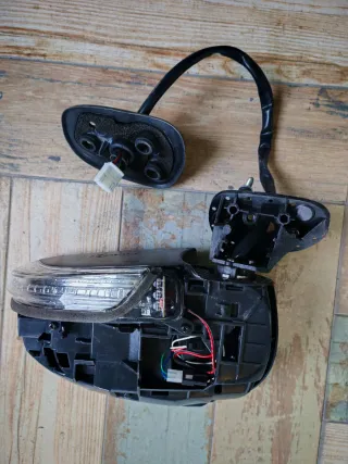 Cuerpo Retrovisor Izquierdo Toyota Avensis 2013