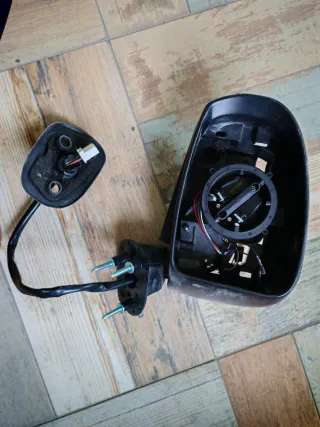 Cuerpo Retrovisor Izquierdo Toyota Avensis 2013