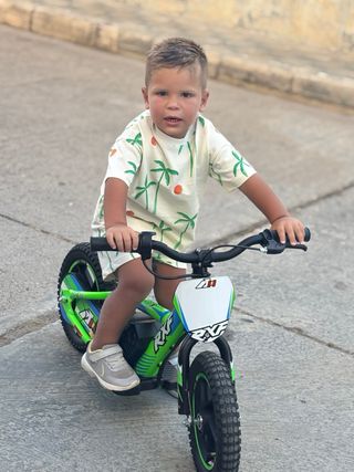 Bici eléctrica infantil 5 meses precio negociable