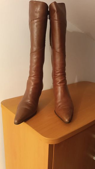 Botas de piel altas marrones