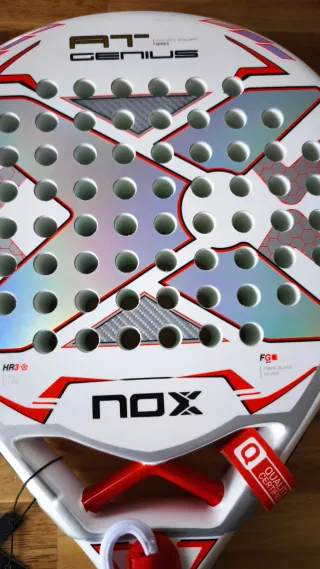 Pala Nox AT Genius Pro Cup NUEVA con regalos.