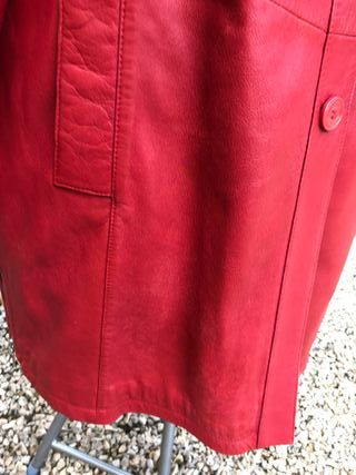 Chaquetón de cuero rojo