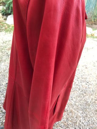 Chaquetón de cuero rojo