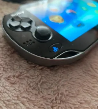 Sony PS Vita PCH-1004 Nera