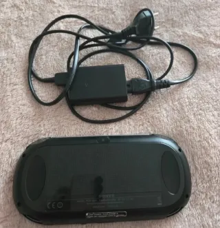 Sony PS Vita PCH-1004 Nera