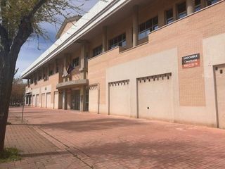 Local comercial en venta en PAU 2-600 en Puertollano
