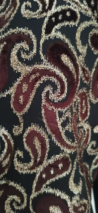 Blusón fiesta negro y multicolor.