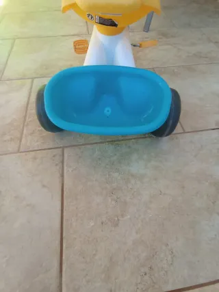 Triciclo a pedali per bambini