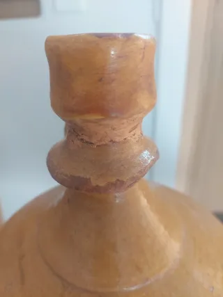 Cántaro de barro antiguo