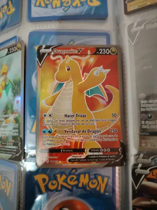 Carta Pokémon Dragonite V Edición Nueva