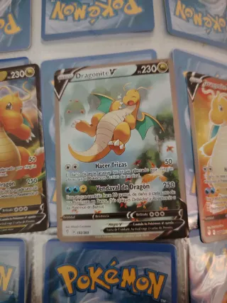 Carta Pokémon Dragonite V Edición Nueva