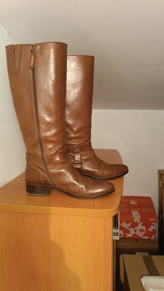 Botas altas de piel marrones