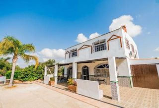 Chalet en alquiler en Alhaurín el Grande