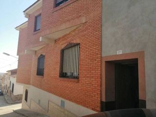 Chalet en alquiler en Consuegra