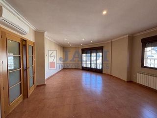 Chalet en venta en Valdepeñas