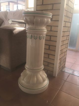 Pilastra decorativa de cerámica