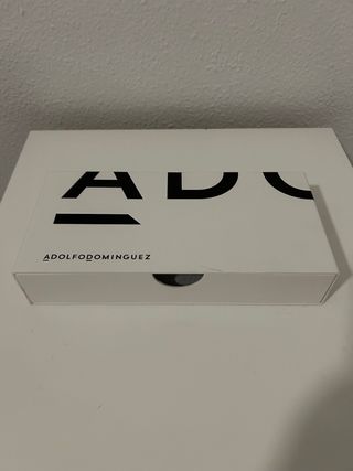 Porta móvil piel Adolfo Domínguez nuevo