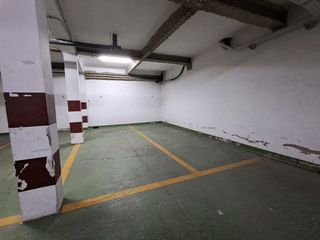 Garaje en venta en Los Remedios en Sevilla