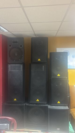 Altavoces logitech Riki