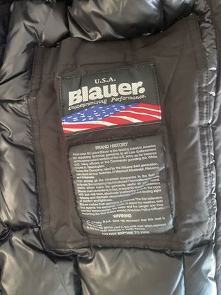 Abrigo Blauer Negro con Capucha de Pelo.