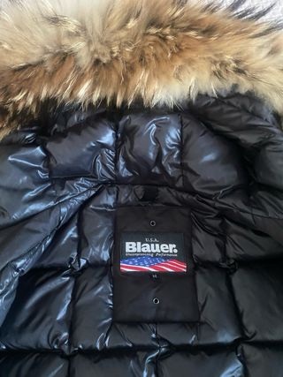 Abrigo Blauer Negro con Capucha de Pelo.