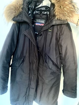 Abrigo Blauer Negro con Capucha de Pelo.