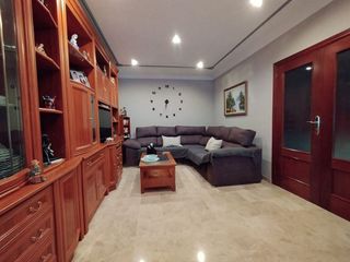 Casa adosada en venta en Tomelloso