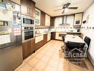 Casa adosada en venta en Tomelloso