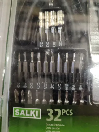 Estuche de precisión SALKI 32 piezas
