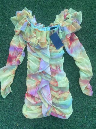 Vestido Bershka floral volantes talla XS