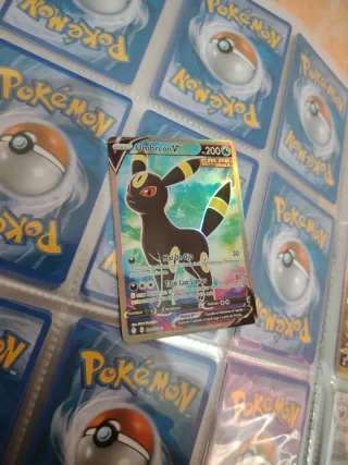 Carta Umbreon V Nueva Edición