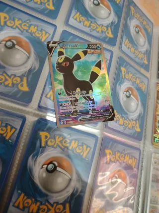 Carta Umbreon V Nueva Edición