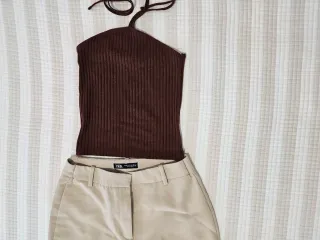 Conjunto Top Stradivarius y Pantalón Beige Zara