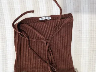 Conjunto Top Stradivarius y Pantalón Beige Zara