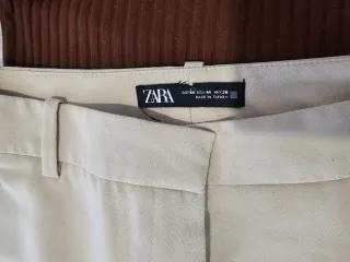 Conjunto Top Stradivarius y Pantalón Beige Zara
