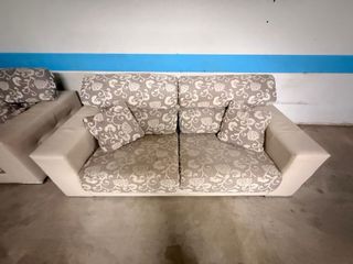 2 Sofás Beige y Marrón