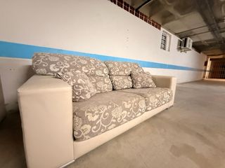 2 Sofás Beige y Marrón