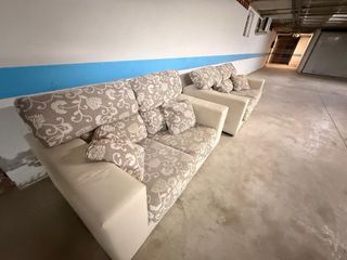 2 Sofás Beige y Marrón