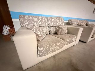 2 Sofás Beige y Marrón