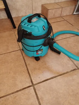 Aspiradora Sólidos y Líquidos 1200W