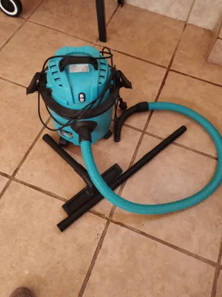 Aspiradora Sólidos y Líquidos 1200W