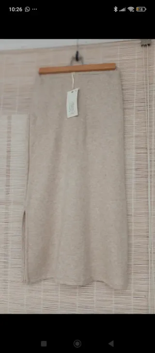 Falda midi beige talla única