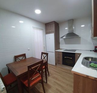 Casa adosada en venta en Tomelloso