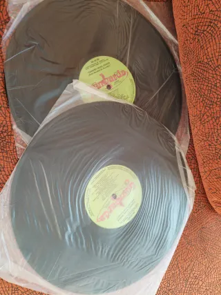 Country Music Groups - Ocho Bandas de Rounder