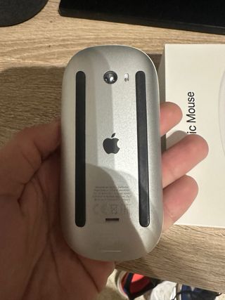 Apple Magic Mouse bianco completamente nuovo