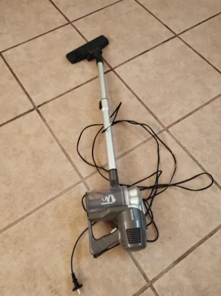 Aspiradora de mano con cable