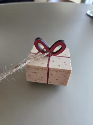 5 decorazioni in legno+ 3 in legno bianco