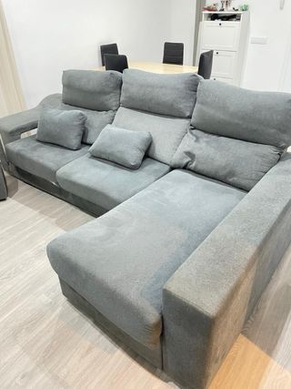 Chaiselongue gris, sofá