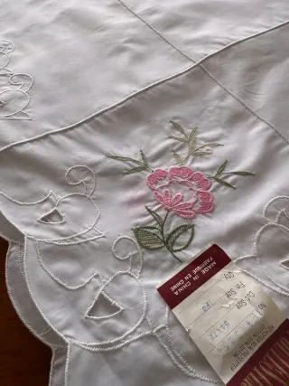 Tovaglia vintage ricamata nuova