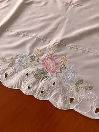 Tovaglia vintage ricamata nuova